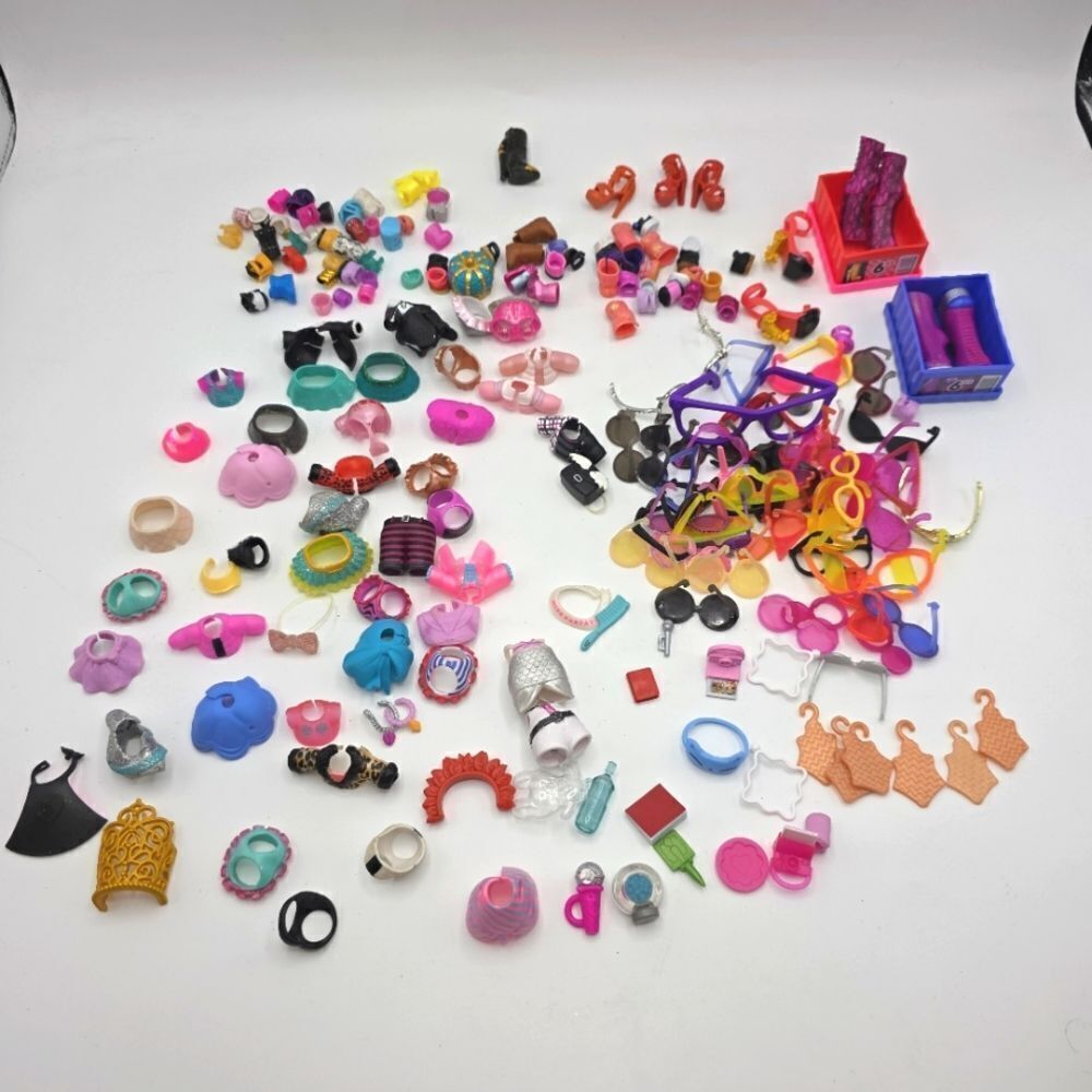 LOL Surprise TOTS Lil Sisters and OMG Accessories